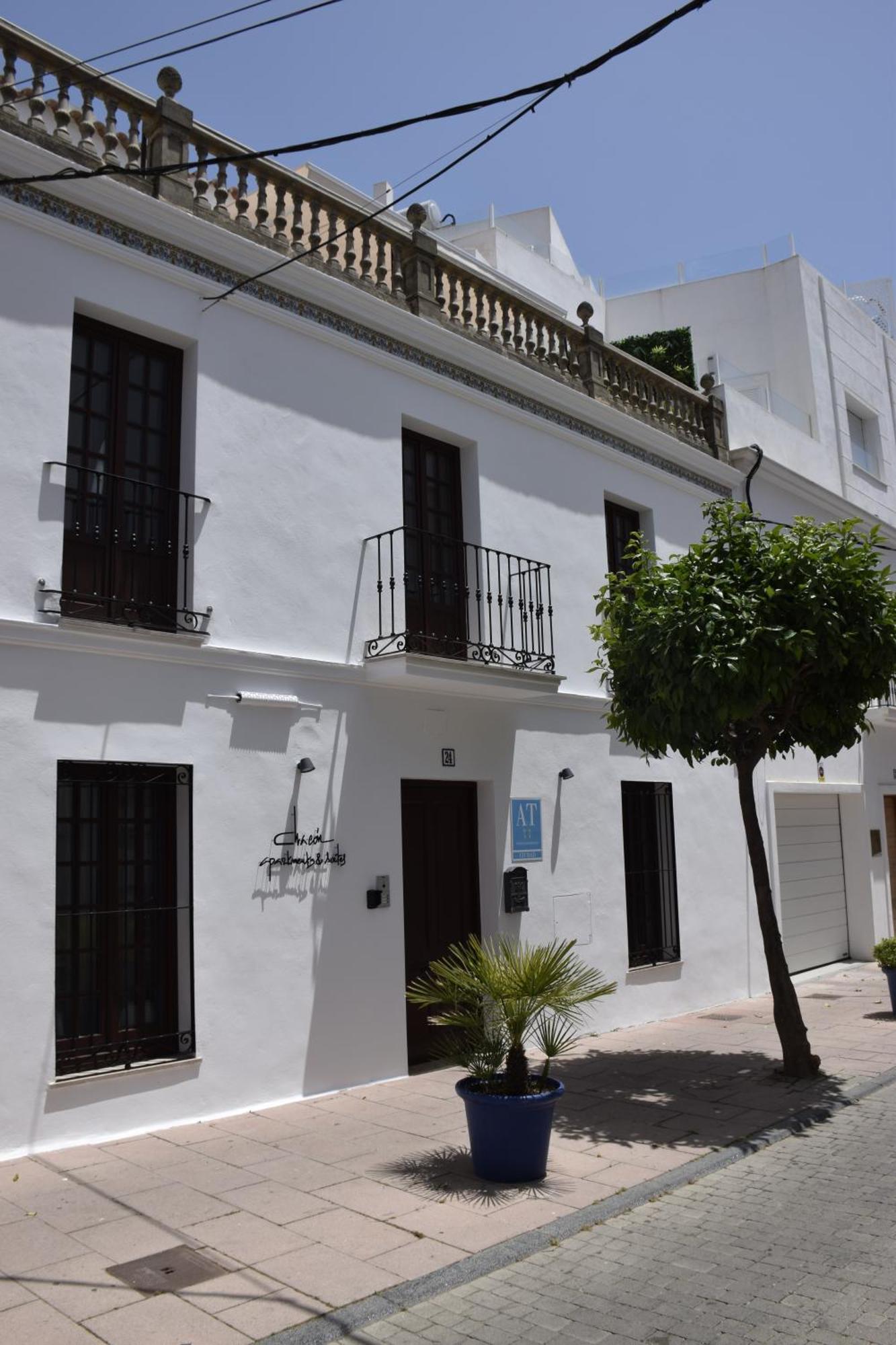 Chacon Apartments & Suites Εστεπόνα Εξωτερικό φωτογραφία