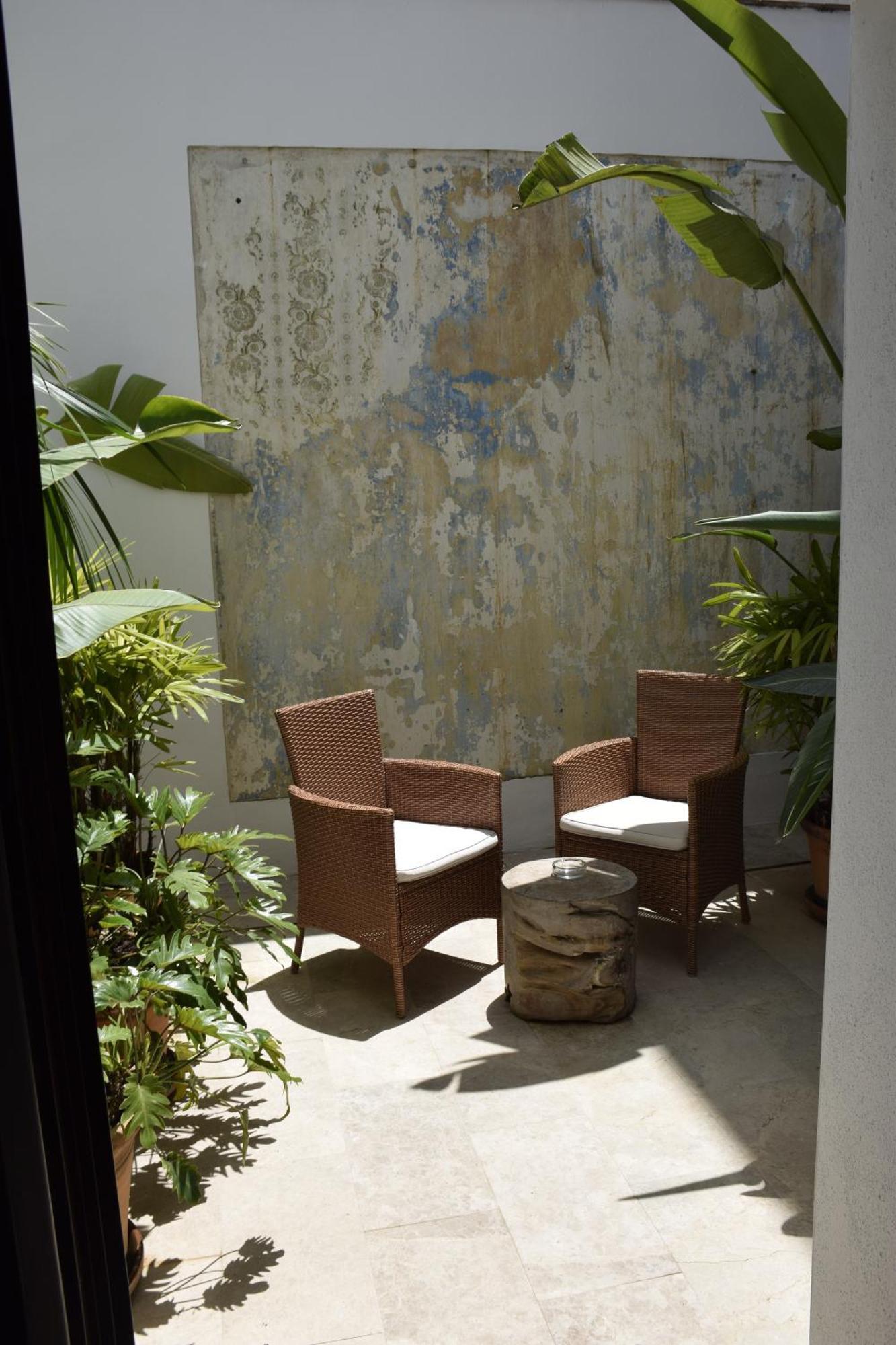Chacon Apartments & Suites Εστεπόνα Εξωτερικό φωτογραφία