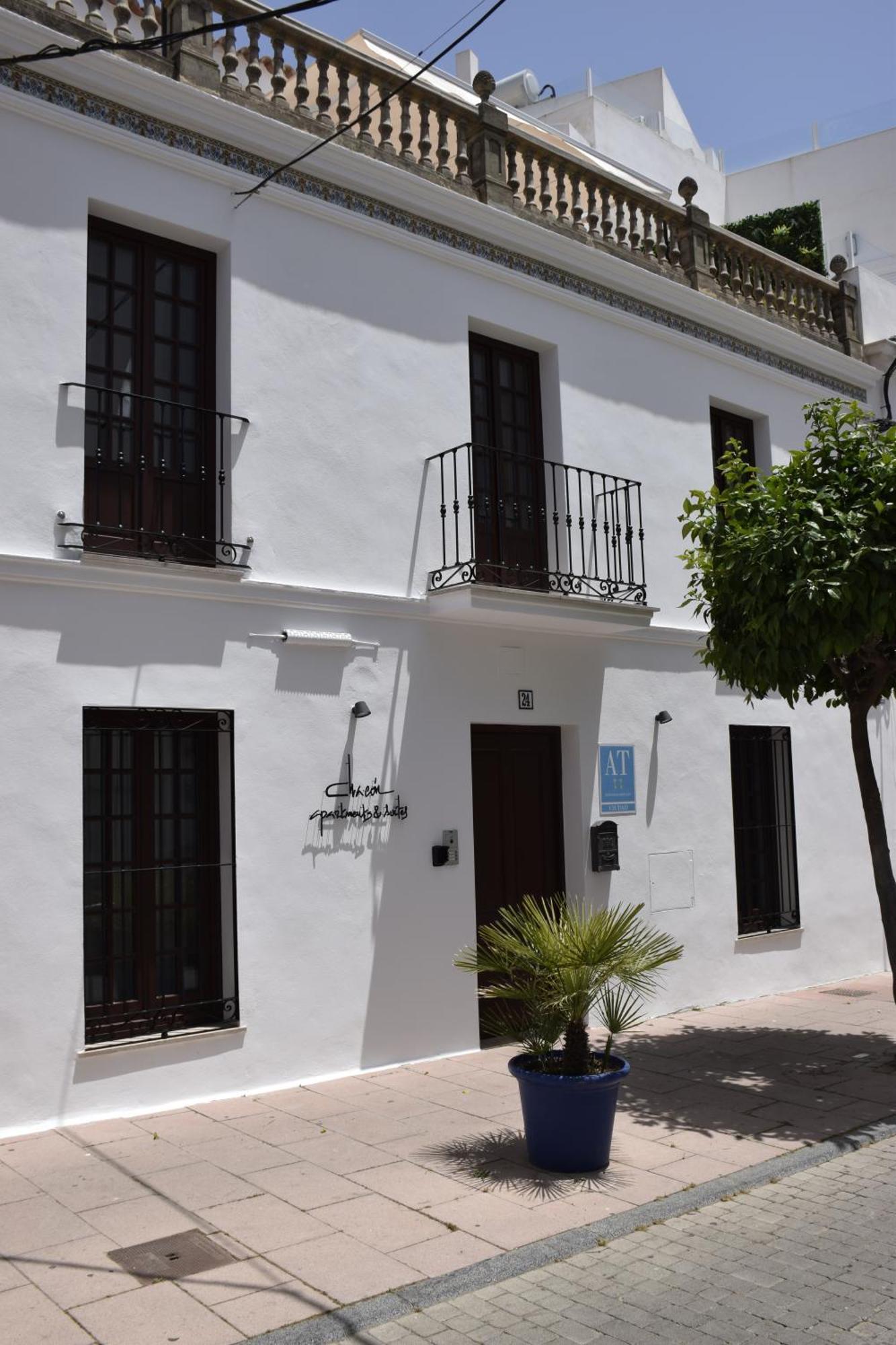 Chacon Apartments & Suites Εστεπόνα Εξωτερικό φωτογραφία