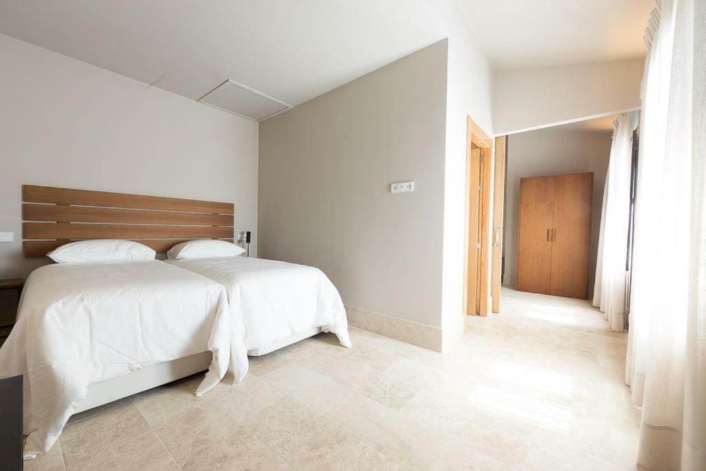 Chacon Apartments & Suites Εστεπόνα Εξωτερικό φωτογραφία