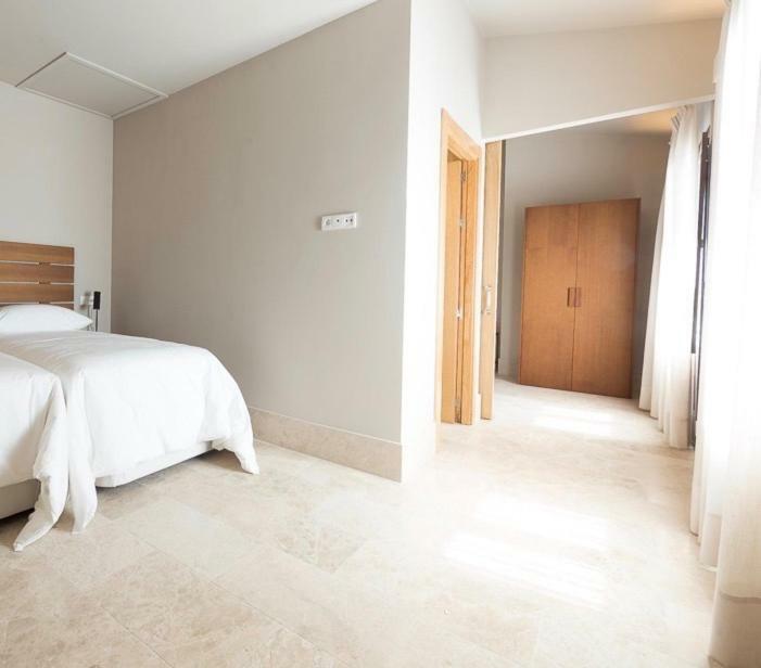 Chacon Apartments & Suites Εστεπόνα Εξωτερικό φωτογραφία